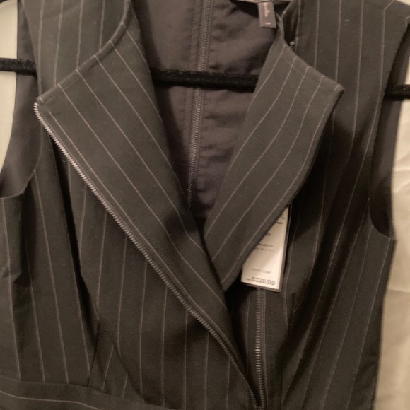 NWT BCBGMaxAzria Black Pinstripe Sleeveless Peplum Carlynn Top XS Bloomingdale’s - Picture 7 of 14